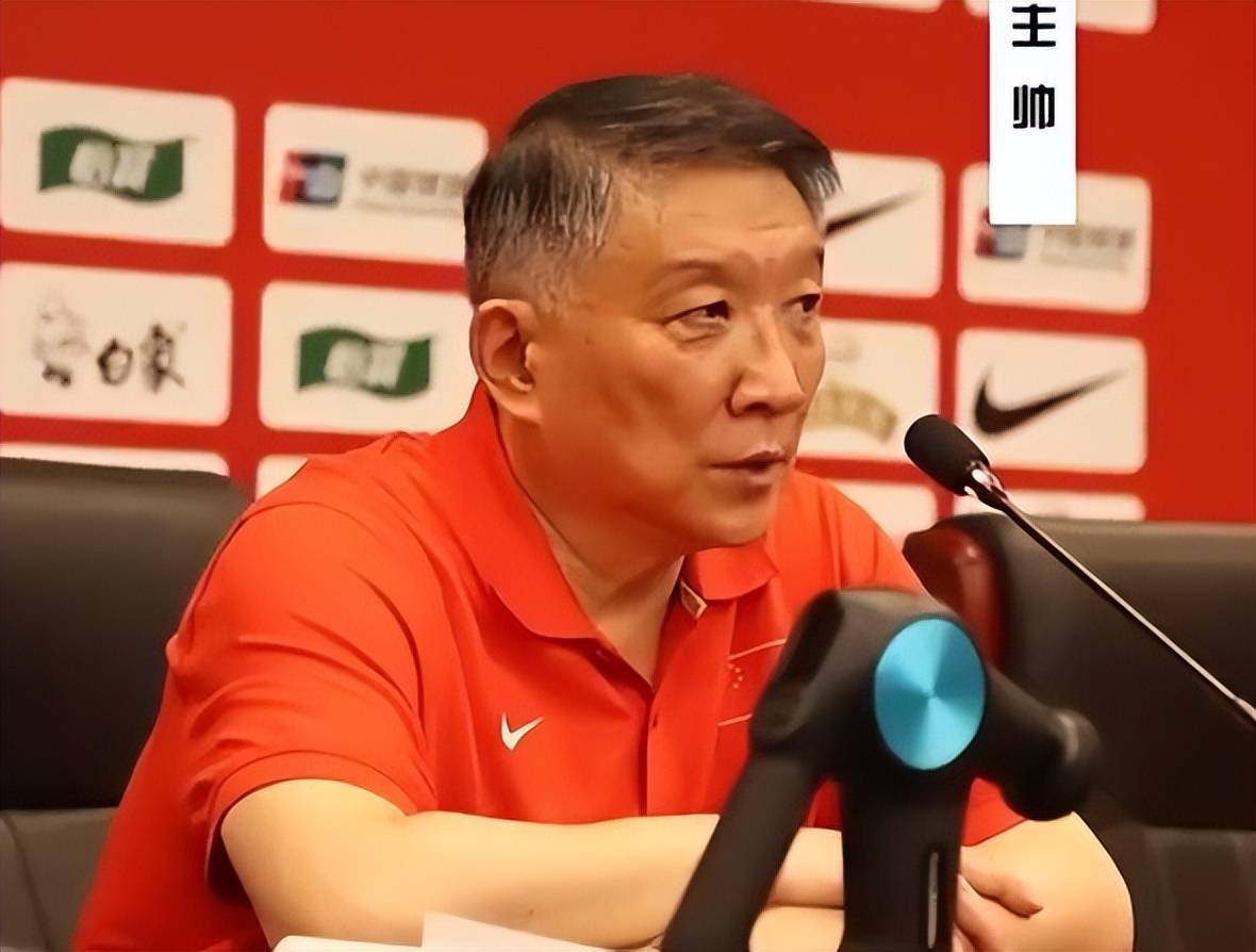 必威体育-日本女篮主帅：即便事情很糟糕我冲田中心吼，她还是很冷静的简单介绍