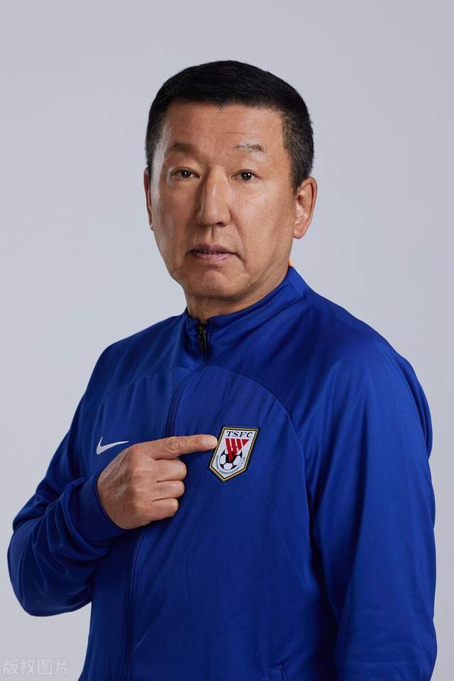 崔康熙旧伤复发回韩治疗归期未定，带队两年多从的简单介绍